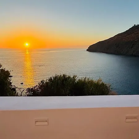 Villa Cliff House