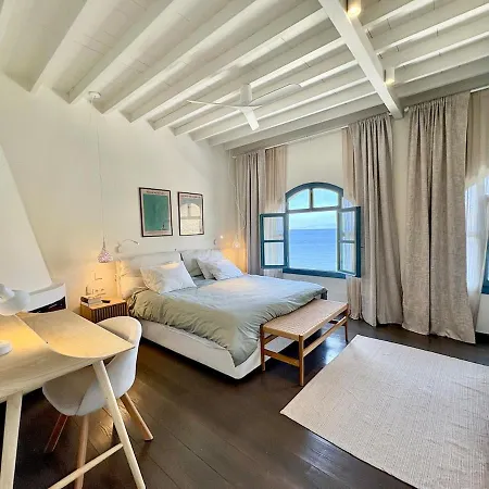 Cliff House Villa *