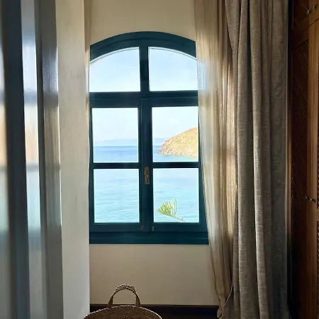Villa Cliff House