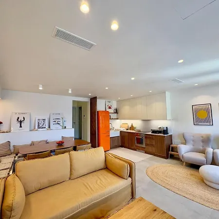 Cliff House Villa *